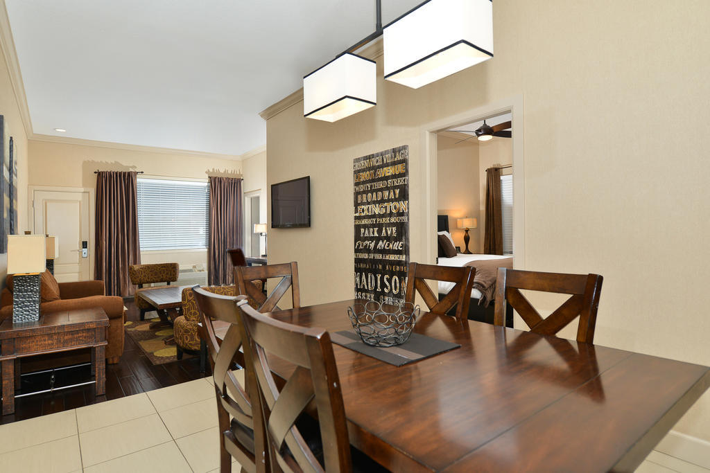 Prestige Vernon Hotel ภายนอก รูปภาพ